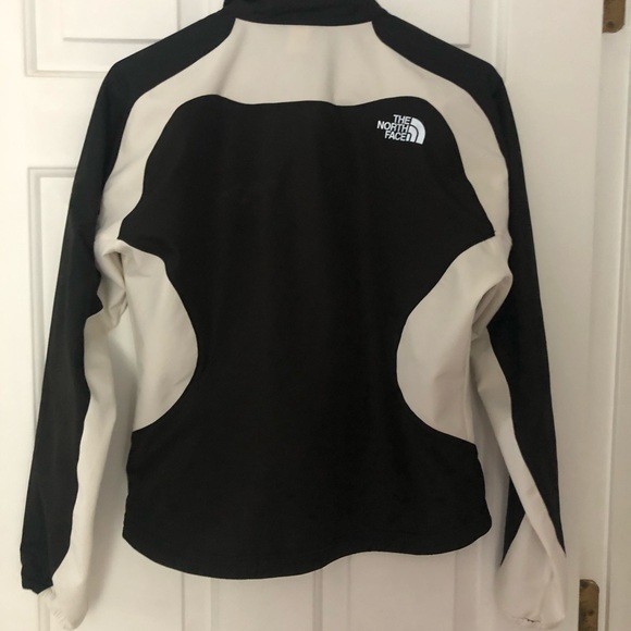 North Face woman’s fly weight jacket - Picture 3 of 7